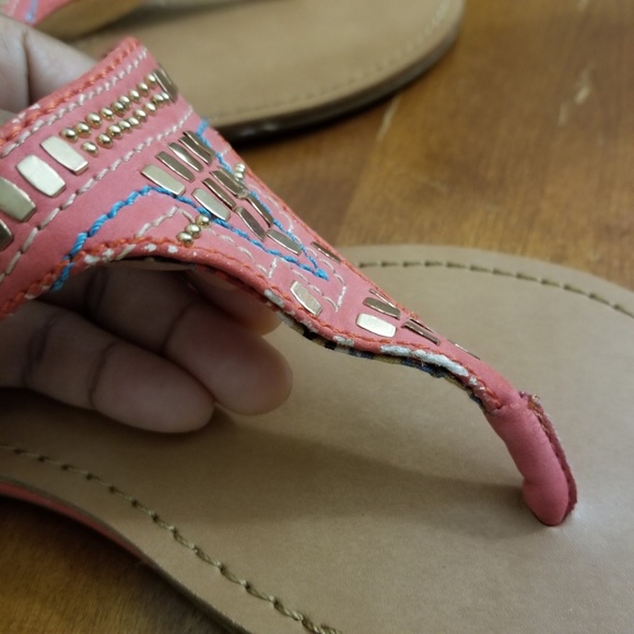 NWOT Tribal Salmon Gold Thong Sandals - Picture 7 of 8
